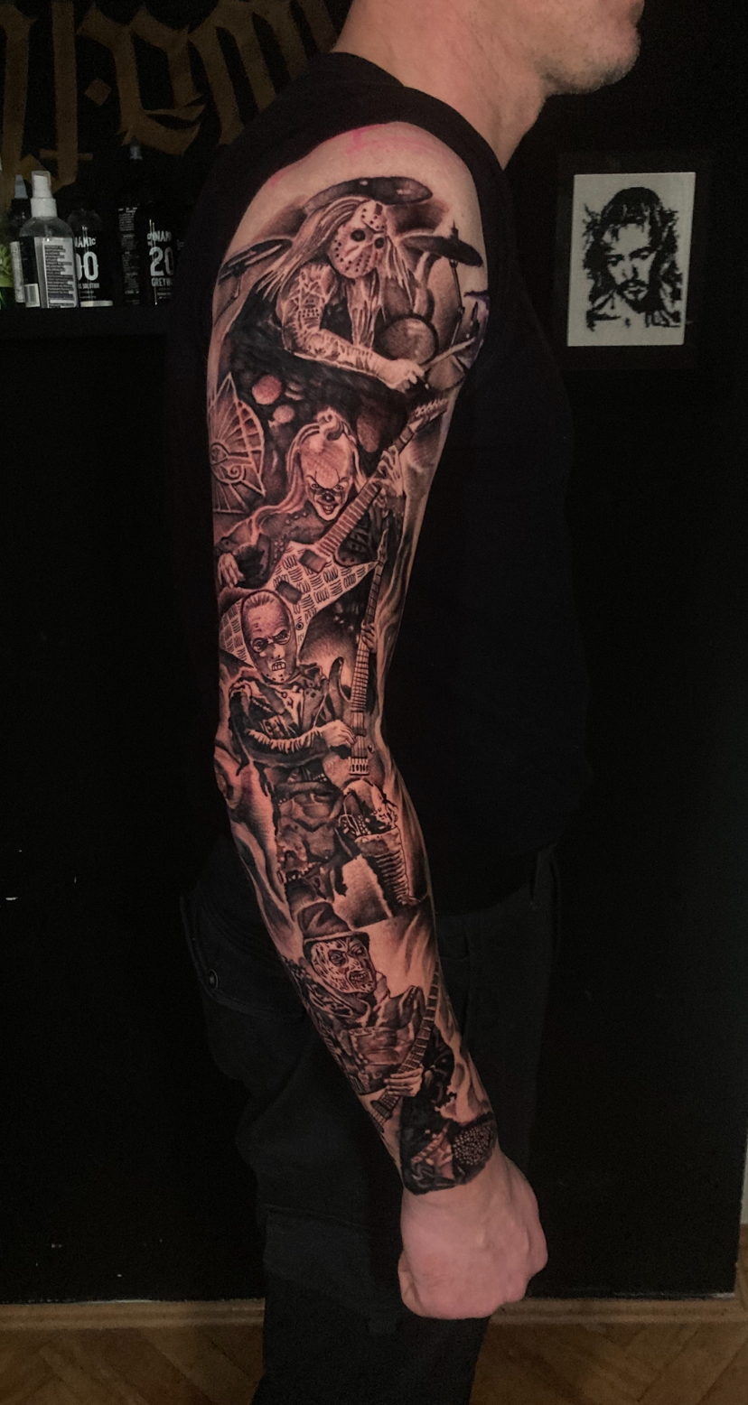 Helärm i black and grey med skräckfilmsikoner som Jason, Pennywise och Freddy